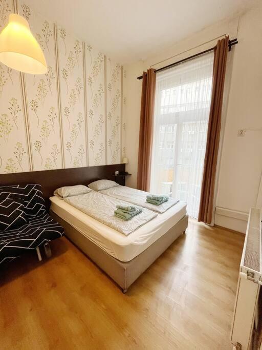 1#Parliament Sunflower Apartments Room Будапеща Екстериор снимка